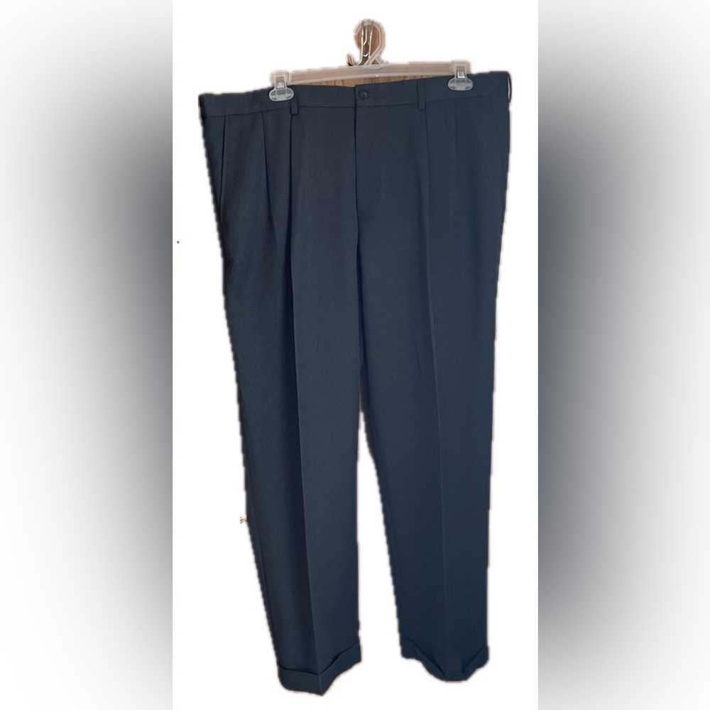 Van Heusen Men’s Gray Dress Pants, size 42x32